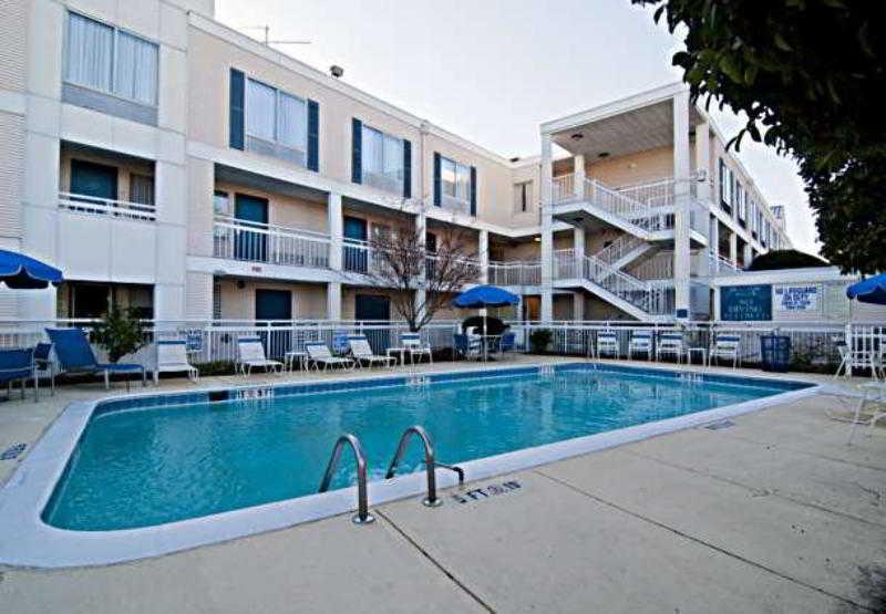 Days Inn By Wyndham Florence Near Civic Center Экстерьер фото